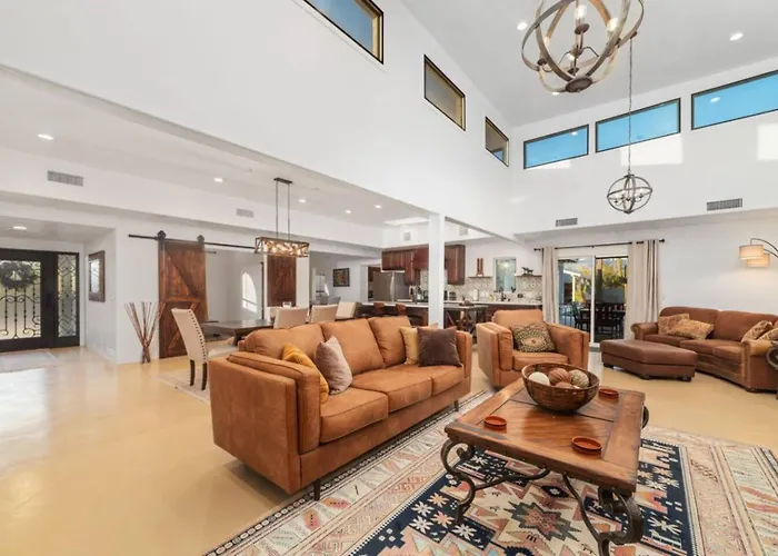 Private Luxury Gem W/ Pool & Near Mt. Lemmon! *
