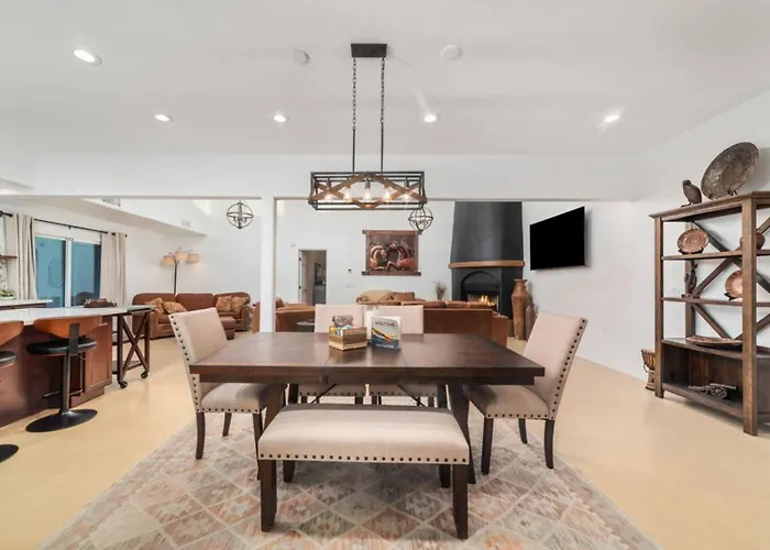 Holiday home Private Luxury Gem W/ Pool & Near Mt. Lemmon! *