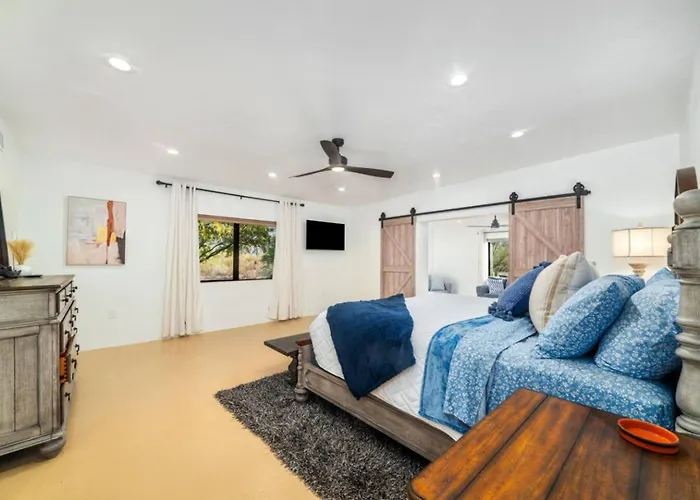 Holiday home Private Luxury Gem W/ Pool & Near Mt. Lemmon! *