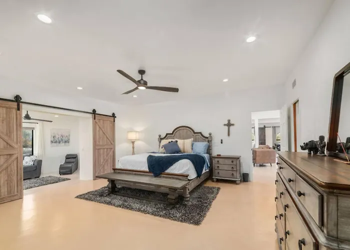 Private Luxury Gem W/ Pool & Near Mt. Lemmon! Tucson
