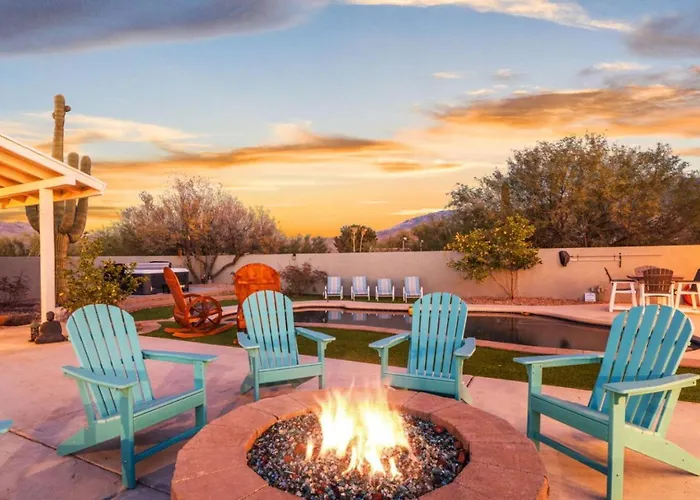 Private Luxury Gem W/ Pool & Near Mt. Lemmon! Holiday home