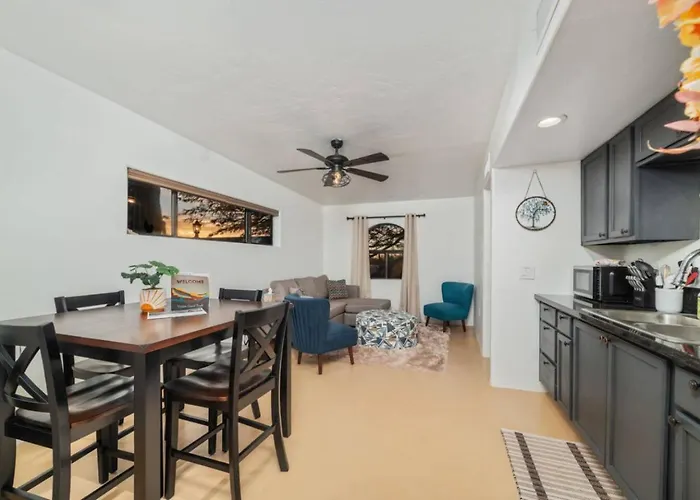 Holiday home Private Luxury Gem W/ Pool & Near Mt. Lemmon! Tucson