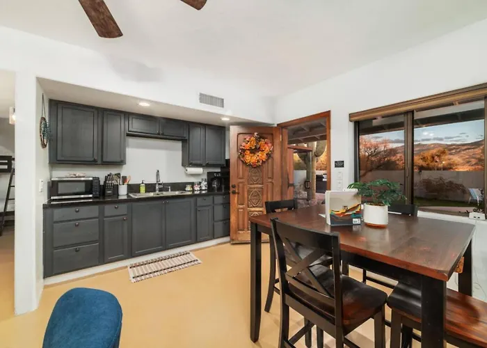 Private Luxury Gem W/ Pool & Near Mt. Lemmon! *