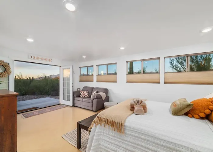 Private Luxury Gem W/ Pool & Near Mt. Lemmon! Tucson